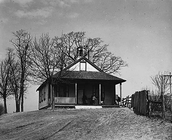 Amish Schoolhouse Amish Schoolhouse